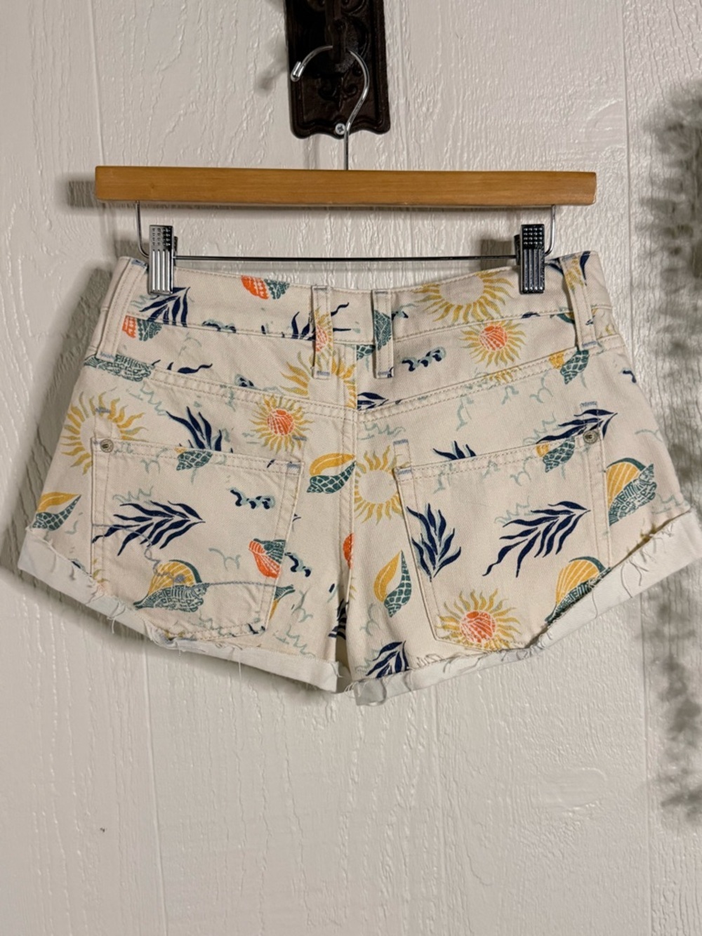 We the Free Cali Cuffed Printed Shorts NWOT Havana combo - Picture 3 of 6